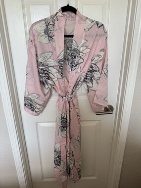Jane Seymour Light Pink Floral Satin Robe with Waist Tie